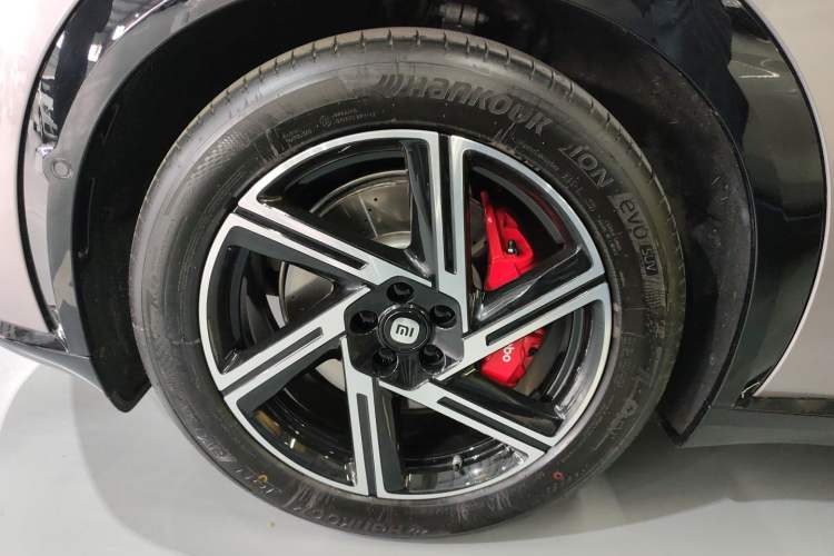 Used Xiaomi Auto YU7 2025 Ultra-Long Range High-Performance All-Wheel-Drive Max Edition Exterior 4