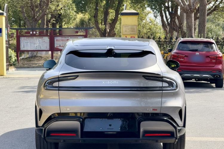 Used Xiaomi Auto YU7 2025 Ultra-Long Range High-Performance All-Wheel-Drive Max Edition Exterior 4