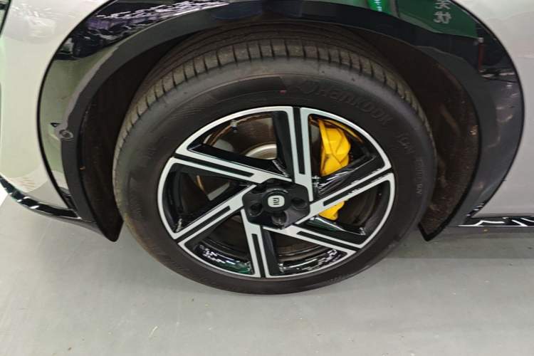 Used Xiaomi Auto YU7 2025 Ultra-Long Range Rear-Wheel Drive Version Exterior 4