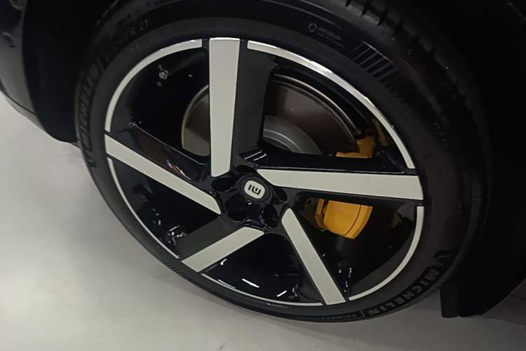 Used Xiaomi Auto YU7 2025 Ultra-Long Range All-Wheel Drive Pro Version Exterior 5