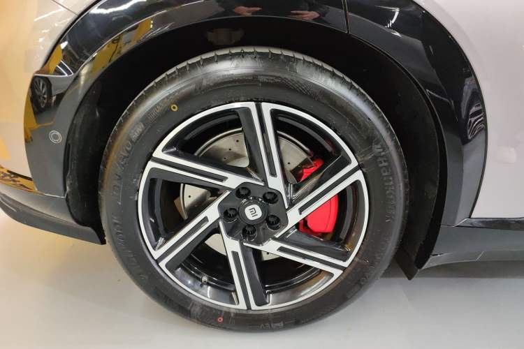 Used Xiaomi Auto YU7 2025 Ultra-Long Range High-Performance All-Wheel-Drive Max Edition Exterior 5