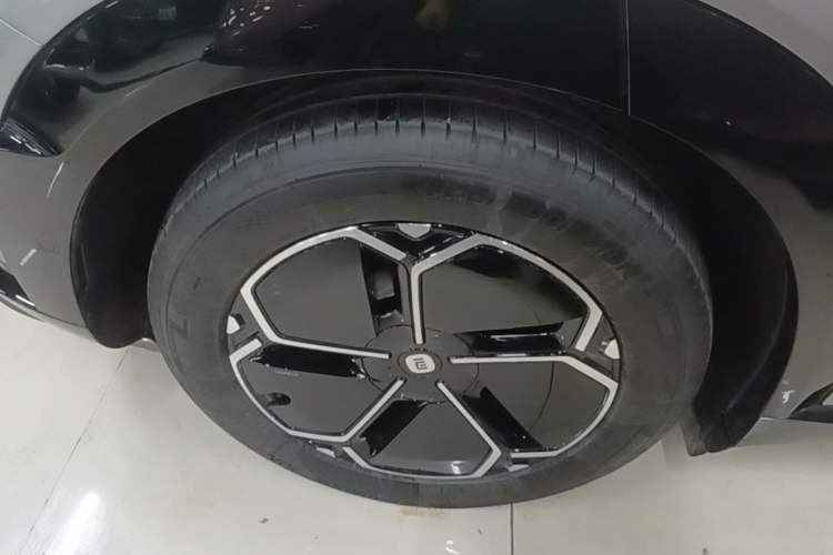 Used Xiaomi Auto YU7 2025 Ultra-Long Range All-Wheel Drive Pro Version Exterior 5