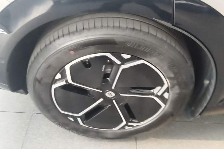 Used Xiaomi Auto YU7 2025 Ultra-Long Range Rear-Wheel Drive Version Exterior 5