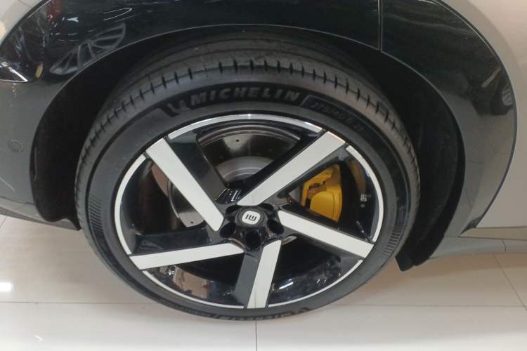 Used Xiaomi Auto YU7 2025 Ultra-Long Range High-Performance All-Wheel-Drive Max Edition Exterior 5