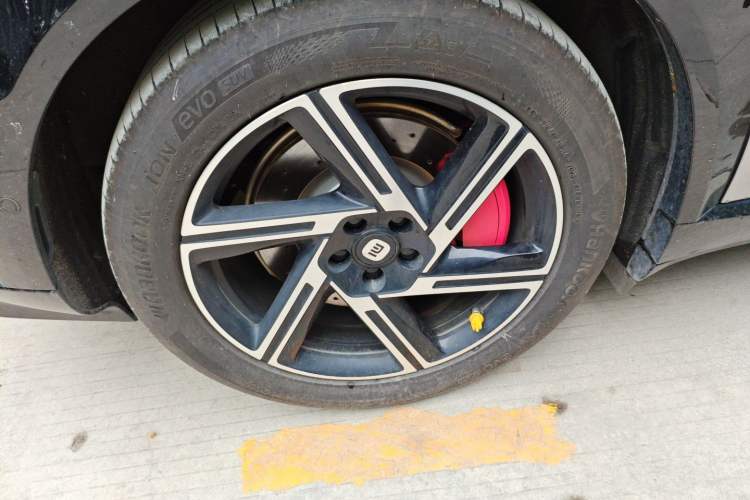 Used Xiaomi Auto YU7 2025 Ultra-Long Range High-Performance All-Wheel-Drive Max Edition Exterior 5
