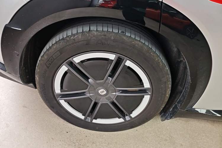 Used Xiaomi Auto YU7 2025 Ultra-Long Range All-Wheel Drive Pro Version Exterior 5