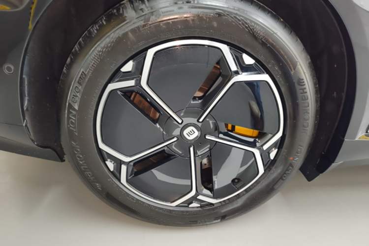 Used Xiaomi Auto YU7 2025 Ultra-Long Range High-Performance All-Wheel-Drive Max Edition Exterior 5