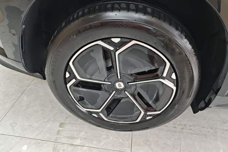 Used Xiaomi Auto YU7 2025 Ultra-Long Range All-Wheel Drive Pro Version Exterior 5