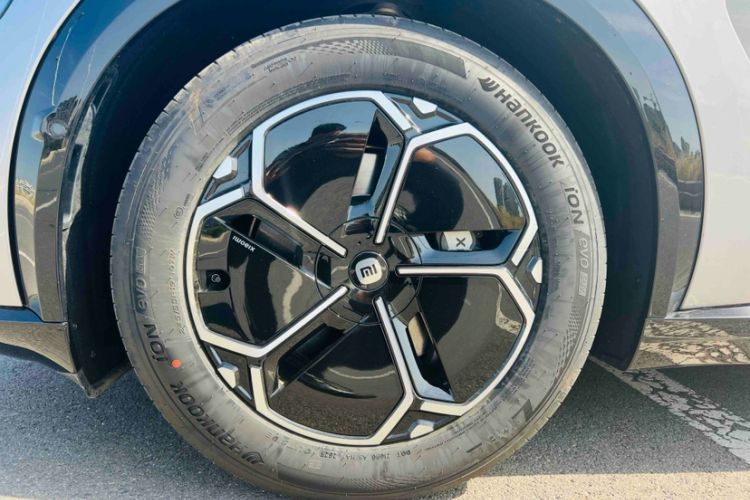 Used Xiaomi Auto YU7 2025 Ultra-Long Range All-Wheel Drive Pro Version Exterior 6