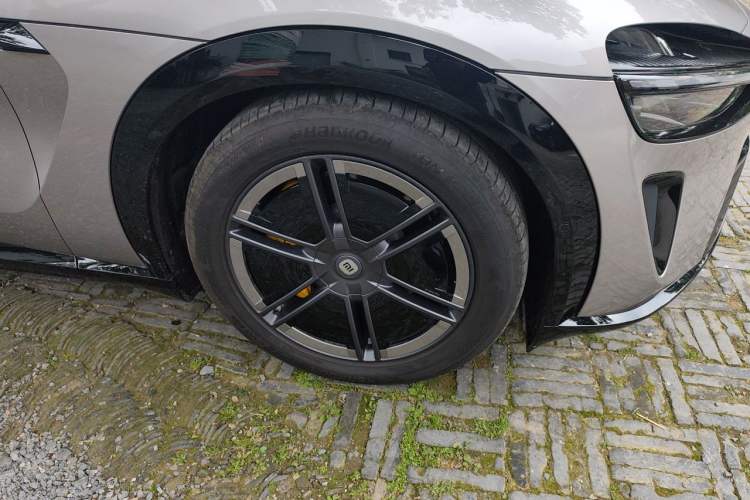 Used Xiaomi Auto YU7 2025 Ultra-Long Range All-Wheel Drive Pro Version Exterior 7