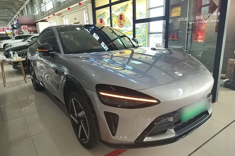 Used Xiaomi Auto YU7 2025 Ultra-Long Range High-Performance All-Wheel-Drive Max Edition Front Right 45 Deg