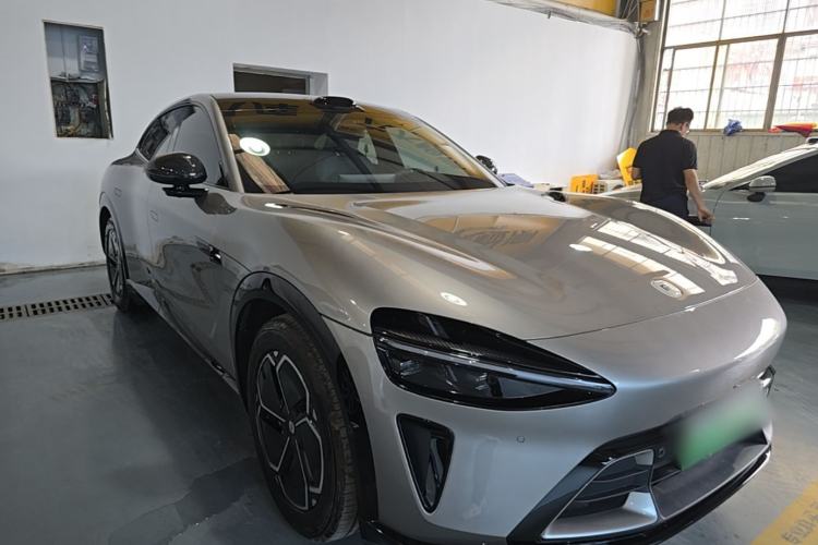 Used Xiaomi Auto YU7 2025 Ultra-Long Range High-Performance All-Wheel-Drive Max Edition Front Right 45 Deg