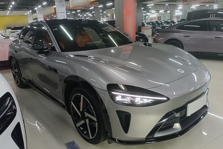 Used Xiaomi Auto YU7 2025 Ultra-Long Range High-Performance All-Wheel-Drive Max Edition Front Right 45 Deg