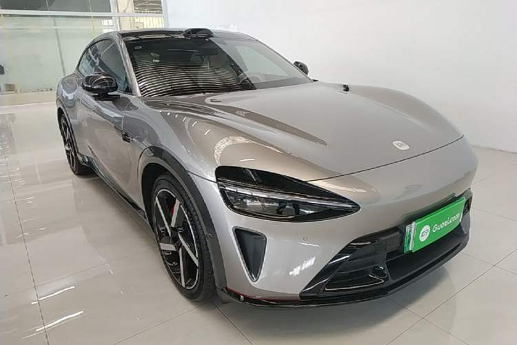Used Xiaomi Auto YU7 2025 Ultra-Long Range High-Performance All-Wheel-Drive Max Edition Front Right 45 Deg