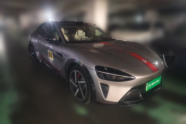 Used Xiaomi Auto YU7 2025 Ultra-Long Range High-Performance All-Wheel-Drive Max Edition Front Right 45 Deg