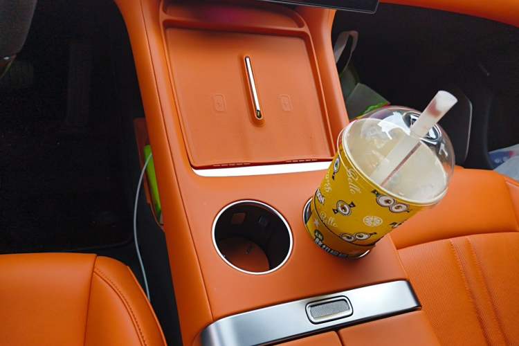 Used Xiaomi Auto YU7 2025 Ultra-Long Range High-Performance All-Wheel-Drive Max Edition Gear Lever