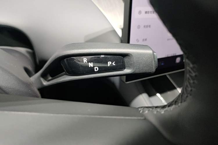 Used Xiaomi Auto YU7 2025 Ultra-Long Range Rear-Wheel Drive Version Gear Lever