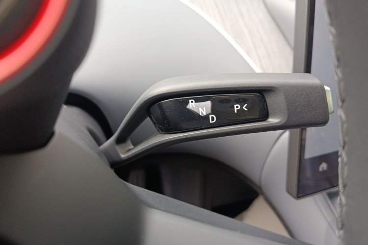 Used Xiaomi Auto YU7 2025 Ultra-Long Range High-Performance All-Wheel-Drive Max Edition Gear Lever