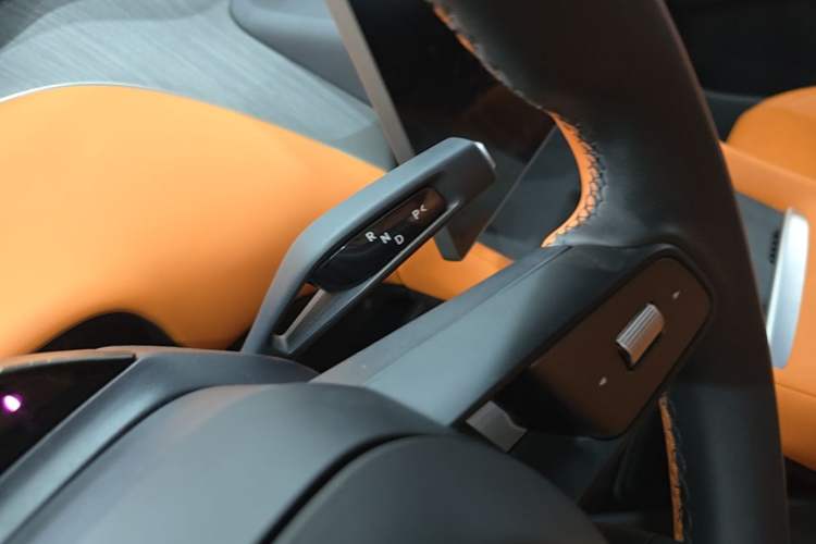 Used Xiaomi Auto YU7 2025 Ultra-Long Range Rear-Wheel Drive Version Gear Lever