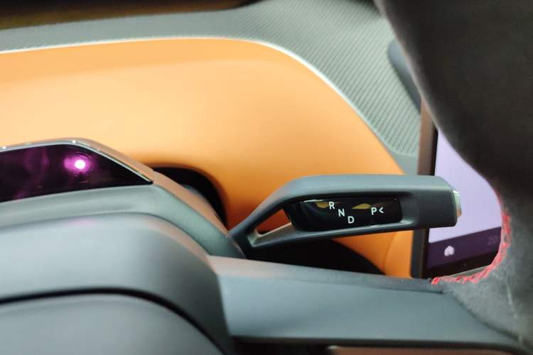 Used Xiaomi Auto YU7 2025 Ultra-Long Range High-Performance All-Wheel-Drive Max Edition Gear Lever