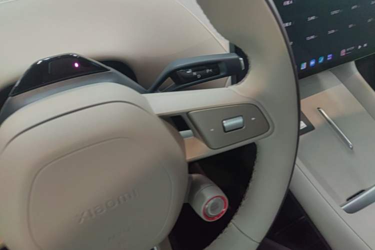 Used Xiaomi Auto YU7 2025 Ultra-Long Range High-Performance All-Wheel-Drive Max Edition Gear Lever