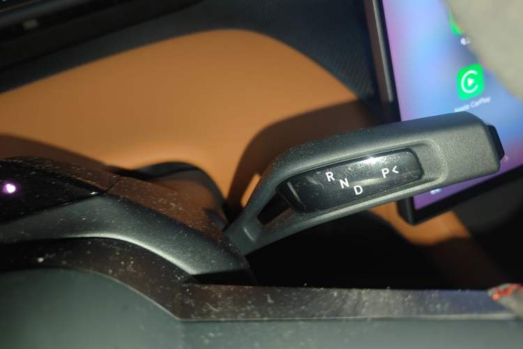 Used Xiaomi Auto YU7 2025 Ultra-Long Range High-Performance All-Wheel-Drive Max Edition Gear Lever