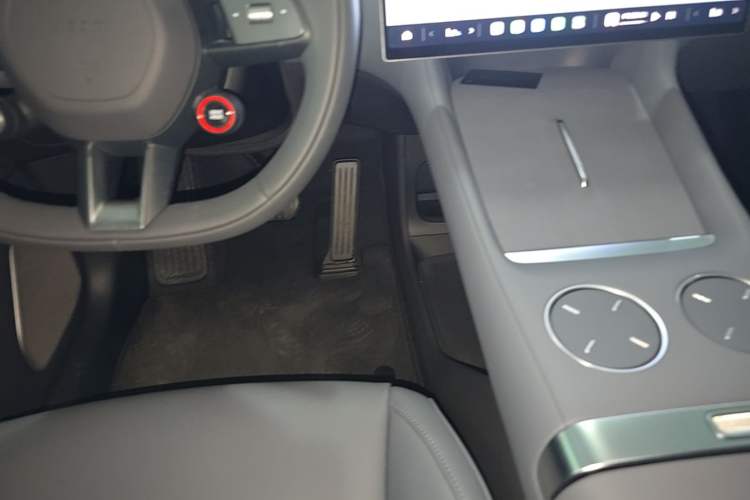 Used Xiaomi Auto YU7 2025 Ultra-Long Range High-Performance All-Wheel-Drive Max Edition Gear Lever