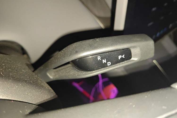 Used Xiaomi Auto YU7 2025 Ultra-Long Range Rear-Wheel Drive Version Gear Lever
