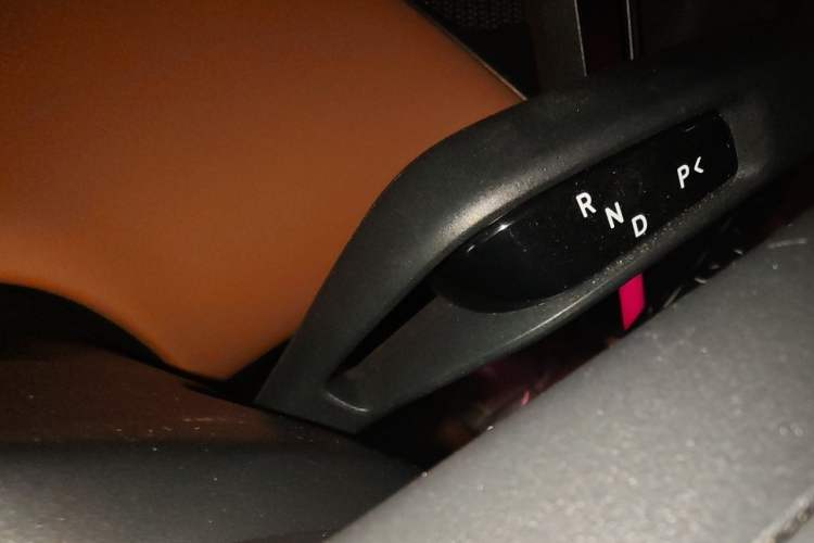 Used Xiaomi Auto YU7 2025 Ultra-Long Range High-Performance All-Wheel-Drive Max Edition Gear Lever