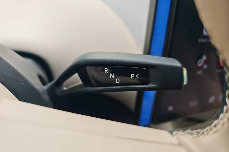 Used Xiaomi Auto YU7 2025 Ultra-Long Range All-Wheel Drive Pro Version Gear Lever