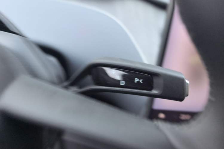 Used Xiaomi Auto YU7 2025 Ultra-Long Range Rear-Wheel Drive Version Gear Lever
