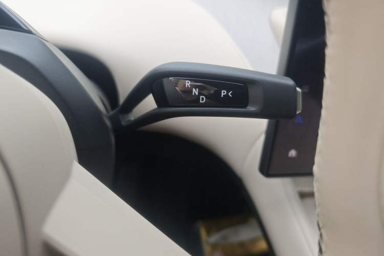 Used Xiaomi Auto YU7 2025 Ultra-Long Range All-Wheel Drive Pro Version Gear Lever