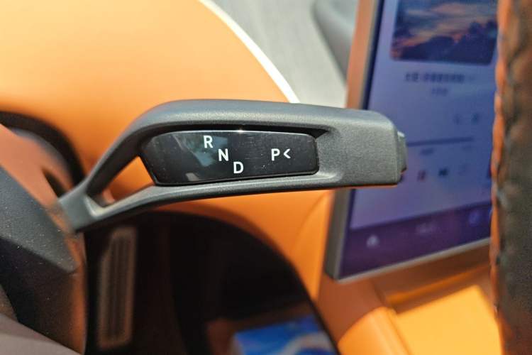 Used Xiaomi Auto YU7 2025 Ultra-Long Range High-Performance All-Wheel-Drive Max Edition Gear Lever
