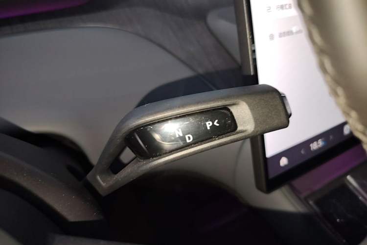 Used Xiaomi Auto YU7 2025 Ultra-Long Range Rear-Wheel Drive Version Gear Lever