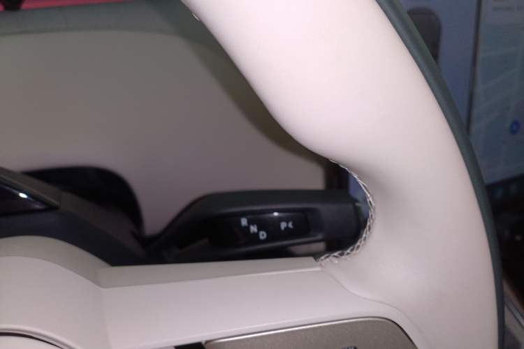 Used Xiaomi Auto YU7 2025 Ultra-Long Range High-Performance All-Wheel-Drive Max Edition Gear Lever