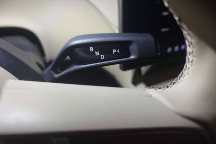 Used Xiaomi Auto YU7 2025 Ultra-Long Range All-Wheel Drive Pro Version Gear Lever