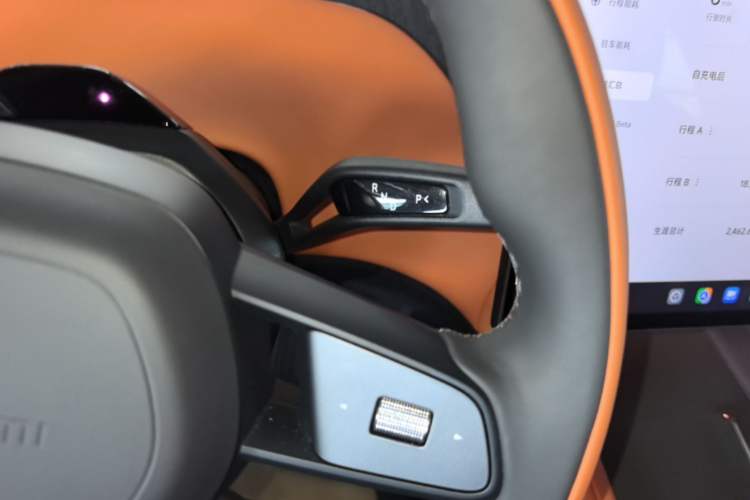 Used Xiaomi Auto YU7 2025 Ultra-Long Range High-Performance All-Wheel-Drive Max Edition Gear Lever