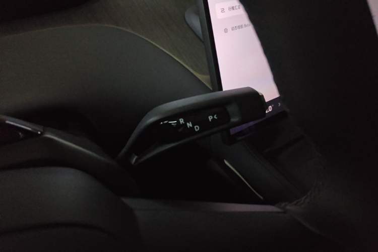 Used Xiaomi Auto YU7 2025 Ultra-Long Range High-Performance All-Wheel-Drive Max Edition Gear Lever