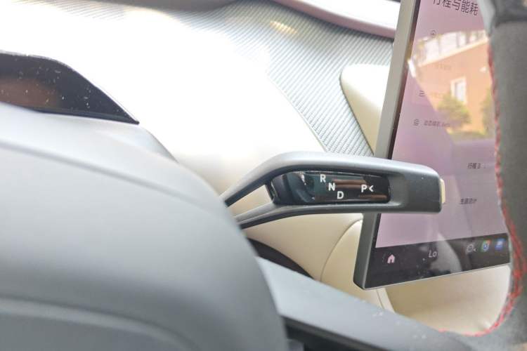 Used Xiaomi Auto YU7 2025 Ultra-Long Range High-Performance All-Wheel-Drive Max Edition Gear Lever
