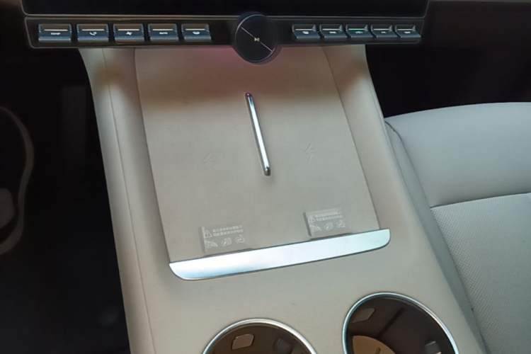 Used Xiaomi Auto YU7 2025 Ultra-Long Range All-Wheel Drive Pro Version Gear Lever