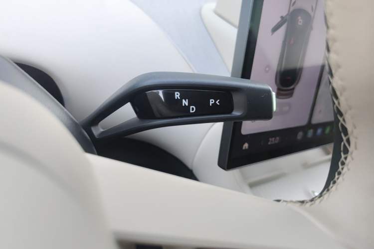 Used Xiaomi Auto YU7 2025 Ultra-Long Range Rear-Wheel Drive Version Gear Lever