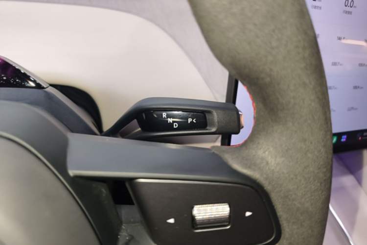 Used Xiaomi Auto YU7 2025 Ultra-Long Range High-Performance All-Wheel-Drive Max Edition Gear Lever