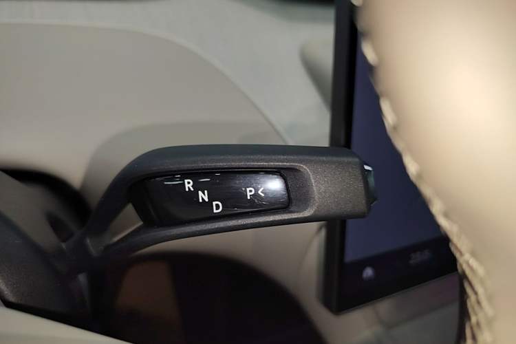 Used Xiaomi Auto YU7 2025 Ultra-Long Range Rear-Wheel Drive Version Gear Lever