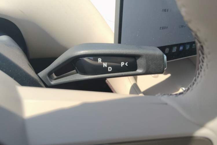 Used Xiaomi Auto YU7 2025 Ultra-Long Range All-Wheel Drive Pro Version Gear Lever