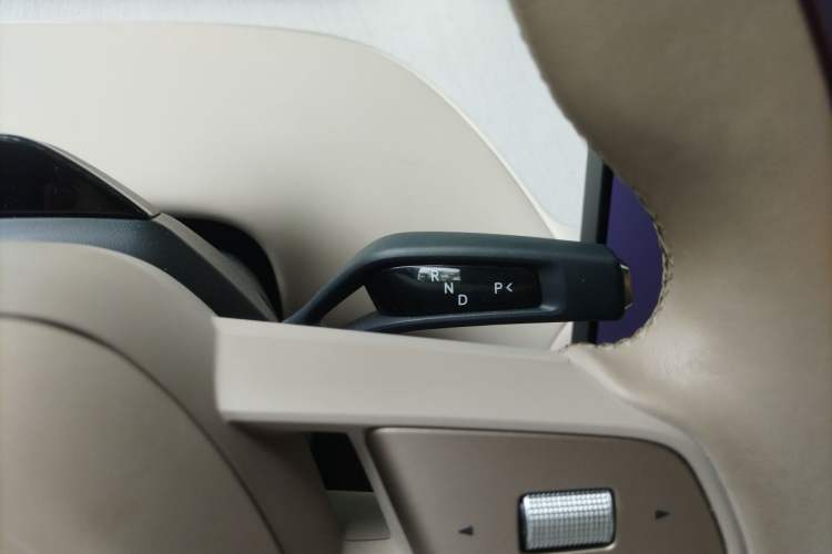 Used Xiaomi Auto YU7 2025 Ultra-Long Range All-Wheel Drive Pro Version Gear Lever