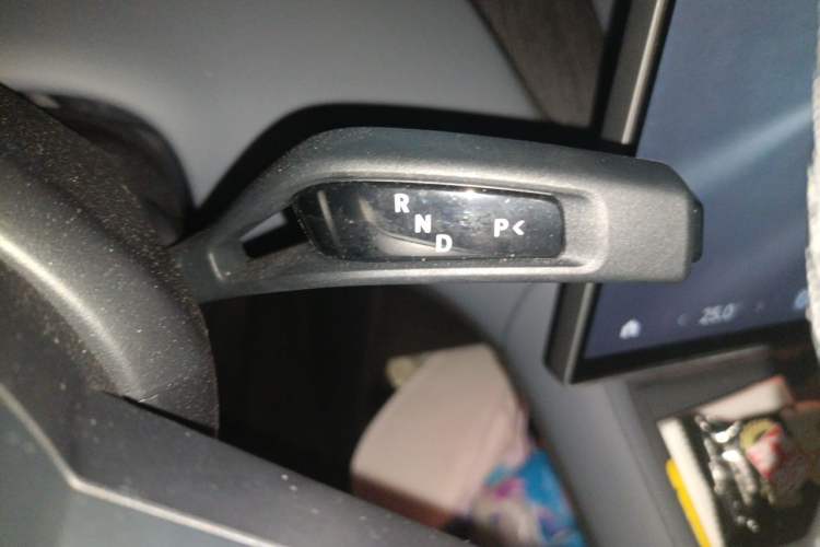 Used Xiaomi Auto YU7 2025 Ultra-Long Range High-Performance All-Wheel-Drive Max Edition Gear Lever