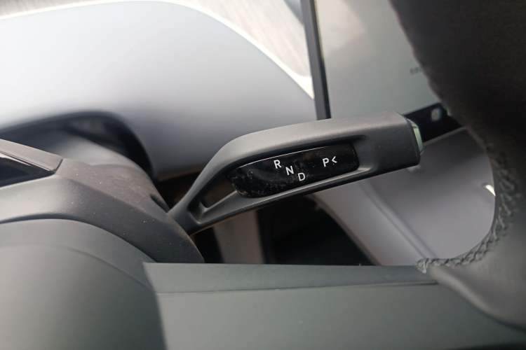 Used Xiaomi Auto YU7 2025 Ultra-Long Range Rear-Wheel Drive Version Gear Lever