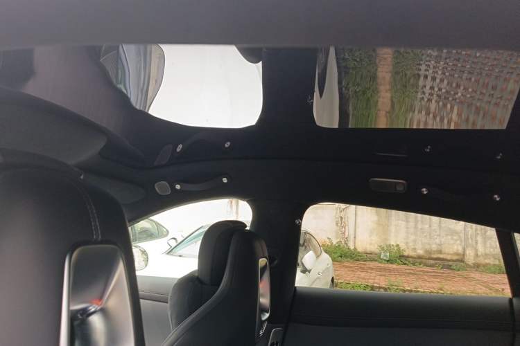 Used Xiaomi Auto YU7 2025 Ultra-Long Range High-Performance All-Wheel-Drive Max Edition Headliner