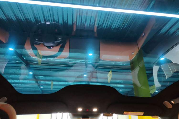 Used Xiaomi Auto YU7 2025 Ultra-Long Range High-Performance All-Wheel-Drive Max Edition Headliner
