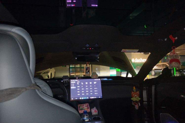 Used Xiaomi Auto YU7 2025 Ultra-Long Range High-Performance All-Wheel-Drive Max Edition Headliner